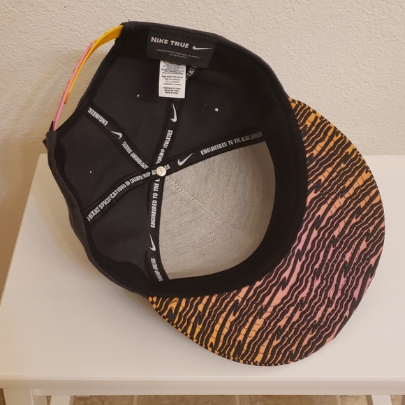 Nike hat - Picture 5 of 7